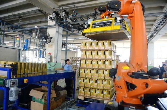 चीन खतरनाक सामग्री हैंडिंग रोबोटिक पैकेजिंग मशीनरी पूर्ण / अर्ध ऑटो आसान ऑपरेशन आपूर्तिकर्ता