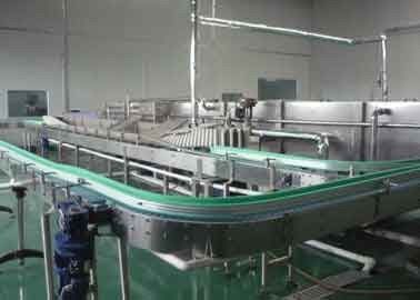 चीन दो / तीन टुकड़े के लिए टिकाऊ कार्बोनेटेड शीतल पेय मशीन उत्पादन लाइन आपूर्तिकर्ता