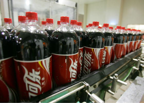 चीन कोला सोडा जल पेय उत्पादन लाइन, पीईटी बोतल के लिए कार्बोनेशन मशीन औद्योगिक आपूर्तिकर्ता